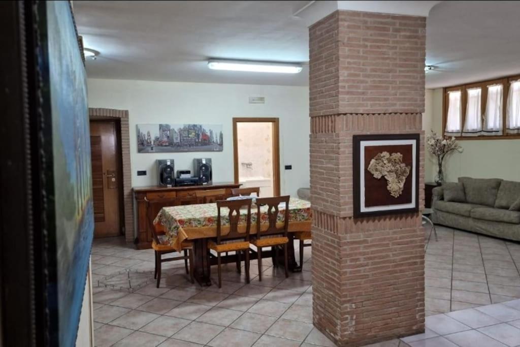 Casa Erre Διαμέρισμα Lusciano Εξωτερικό φωτογραφία
